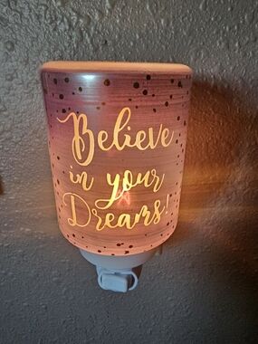 SCENTSY warmer Believe In Your Dreams Plug-In -